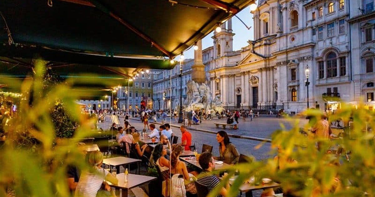 Camillo a Piazza Navona dining space