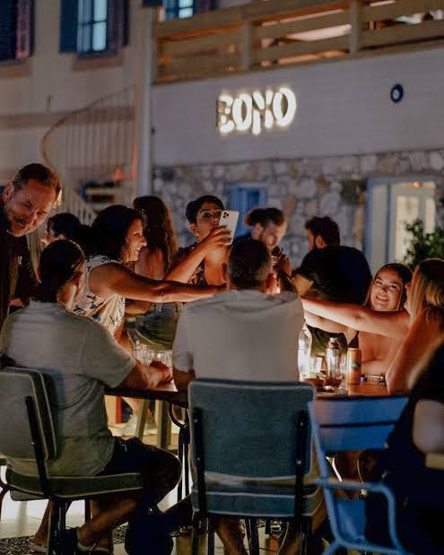 Bono dining space